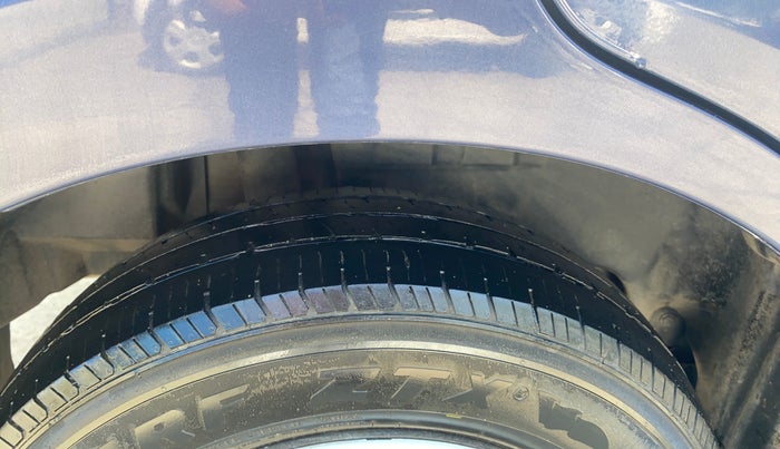 2017 Maruti Dzire VXI, Petrol, Manual, 99,062 km, Right Rear Tyre Tread