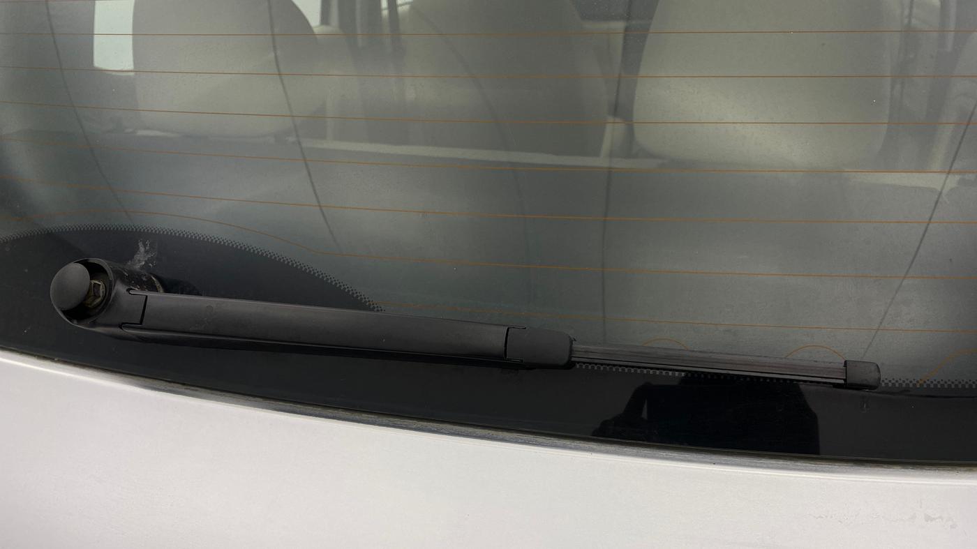 2013 Skoda Fabia ELEGANCE 1.2 MPI, Petrol, Manual, 1,19,535 km, Rear Wiper