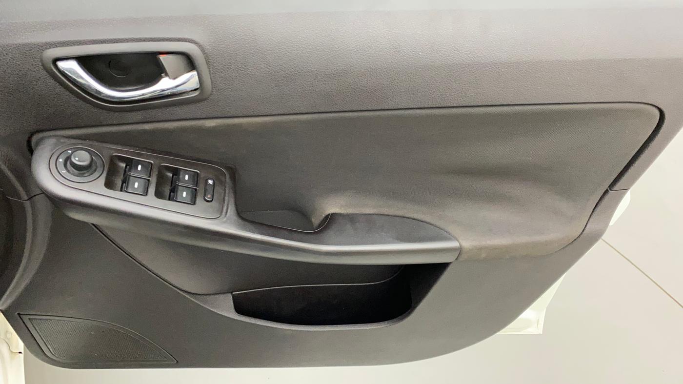 2015 Tata Zest XTA F-TRONIC DIESEL, Diesel, Automatic, 28,782 km, Driver Side Door Panels Control