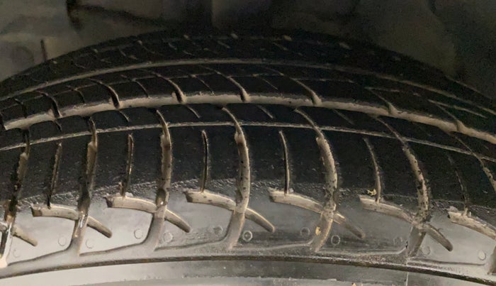 2015 Tata Zest XTA F-TRONIC DIESEL, Diesel, Automatic, 28,782 km, Left Front Tyre Tread