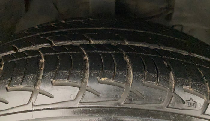 2015 Tata Zest XTA F-TRONIC DIESEL, Diesel, Automatic, 28,782 km, Right Front Tyre Tread