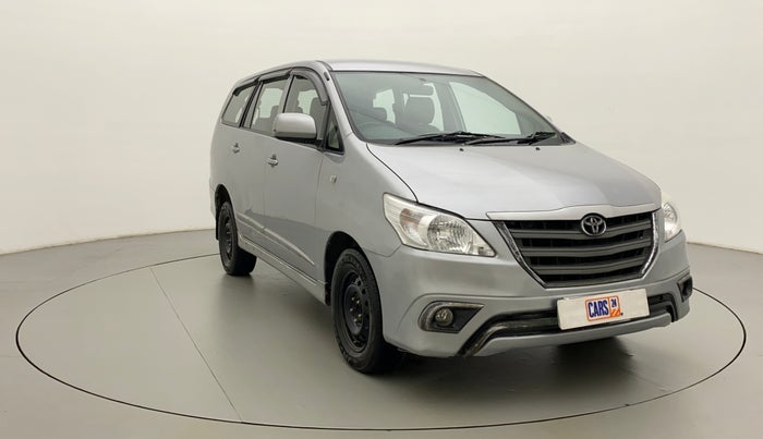 2015 Toyota Innova 2.5 GX 8 STR, Diesel, Manual, 82,593 km, Right Front Diagonal