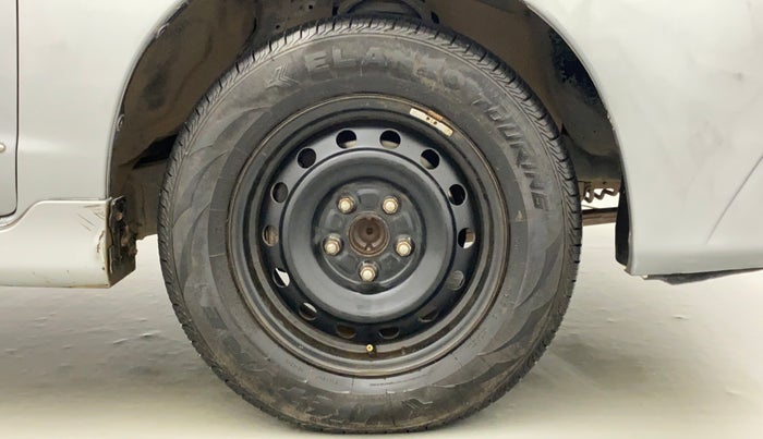 2015 Toyota Innova 2.5 GX 8 STR, Diesel, Manual, 82,593 km, Right Front Wheel
