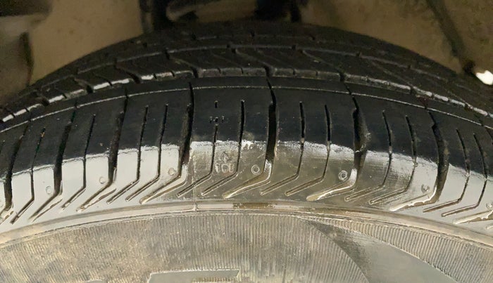2015 Toyota Innova 2.5 GX 8 STR, Diesel, Manual, 82,593 km, Left Front Tyre Tread