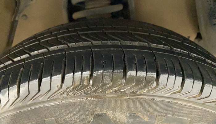 2015 Toyota Innova 2.5 GX 8 STR, Diesel, Manual, 82,593 km, Right Front Tyre Tread