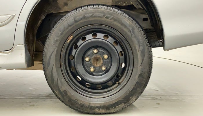 2015 Toyota Innova 2.5 GX 8 STR, Diesel, Manual, 82,593 km, Left Rear Wheel