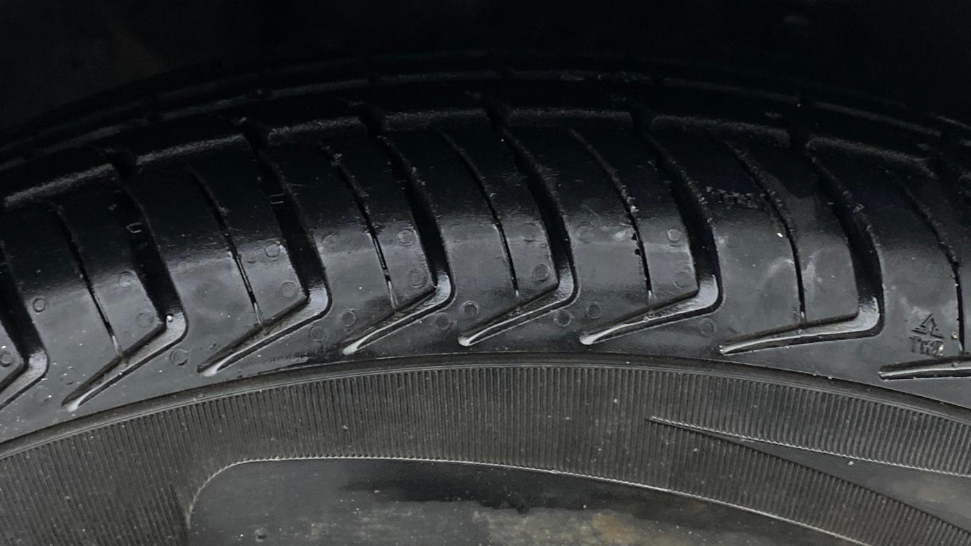 2016 Datsun Redi Go T (O), Petrol, Manual, 42,218 km, Right Front Tyre Tread