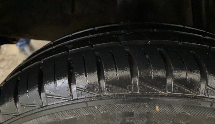 2021 Renault Kwid RXT 1.0 (O), Petrol, Manual, 47,480 km, Right Rear Tyre Tread