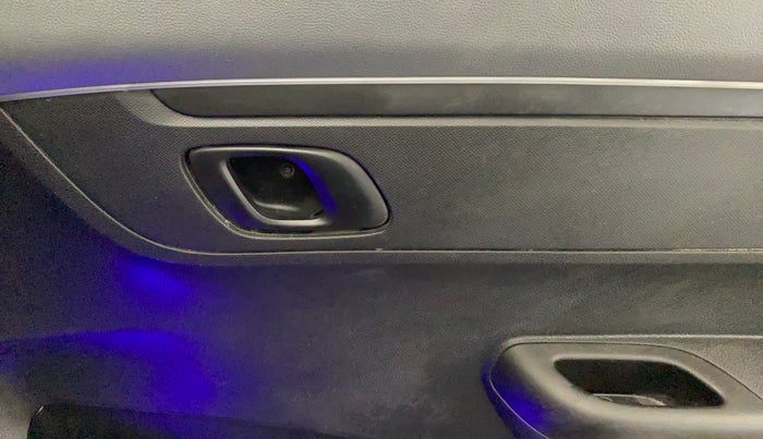 2021 Renault Kwid RXT 1.0 (O), Petrol, Manual, 47,480 km, Driver Side Door Panels Control