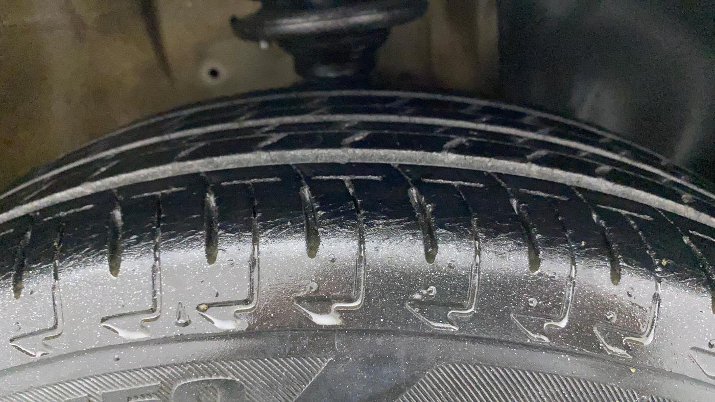 2018 Maruti IGNIS DELTA 1.2 AMT, Petrol, Automatic, 39,966 km, Right Front Tyre Tread