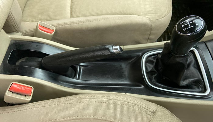 2014 Maruti Ciaz VDI PLUS, Diesel, Manual, 1,13,913 km, Gear Lever