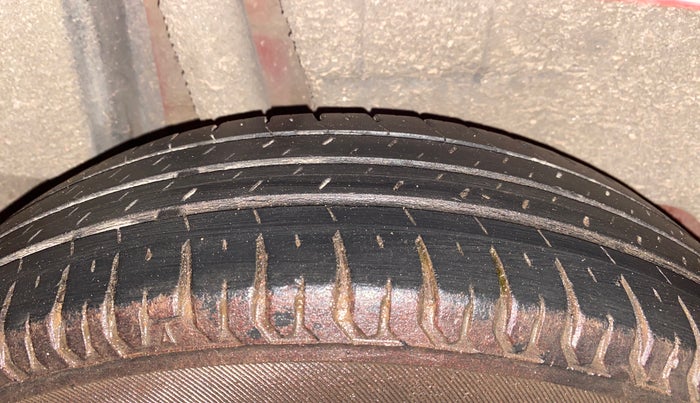 2018 Maruti Dzire VXI, Petrol, Manual, 51,420 km, Right Rear Tyre Tread