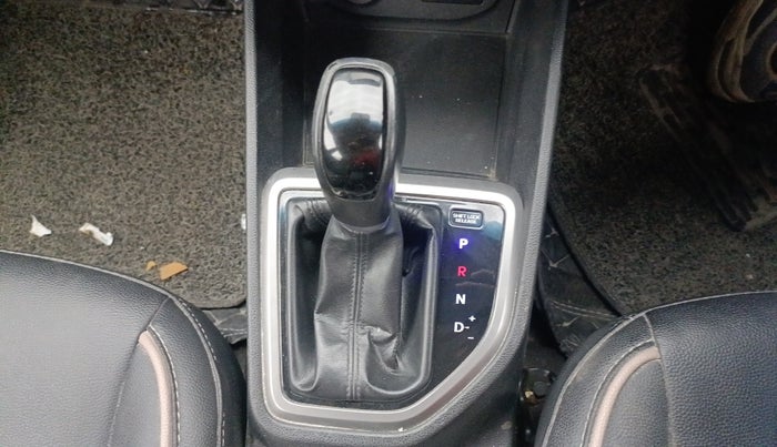 2017 Hyundai Creta SX PLUS AT 1.6 PETROL, Petrol, Automatic, 64,367 km, Gear Lever