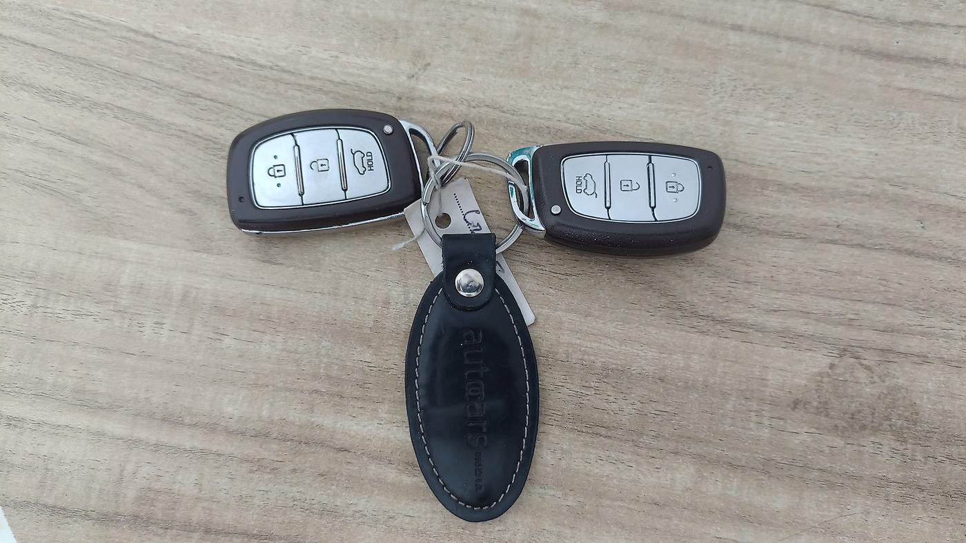 2017 Hyundai Creta SX PLUS AT 1.6 PETROL, Petrol, Automatic, 64,367 km, Key Close Up