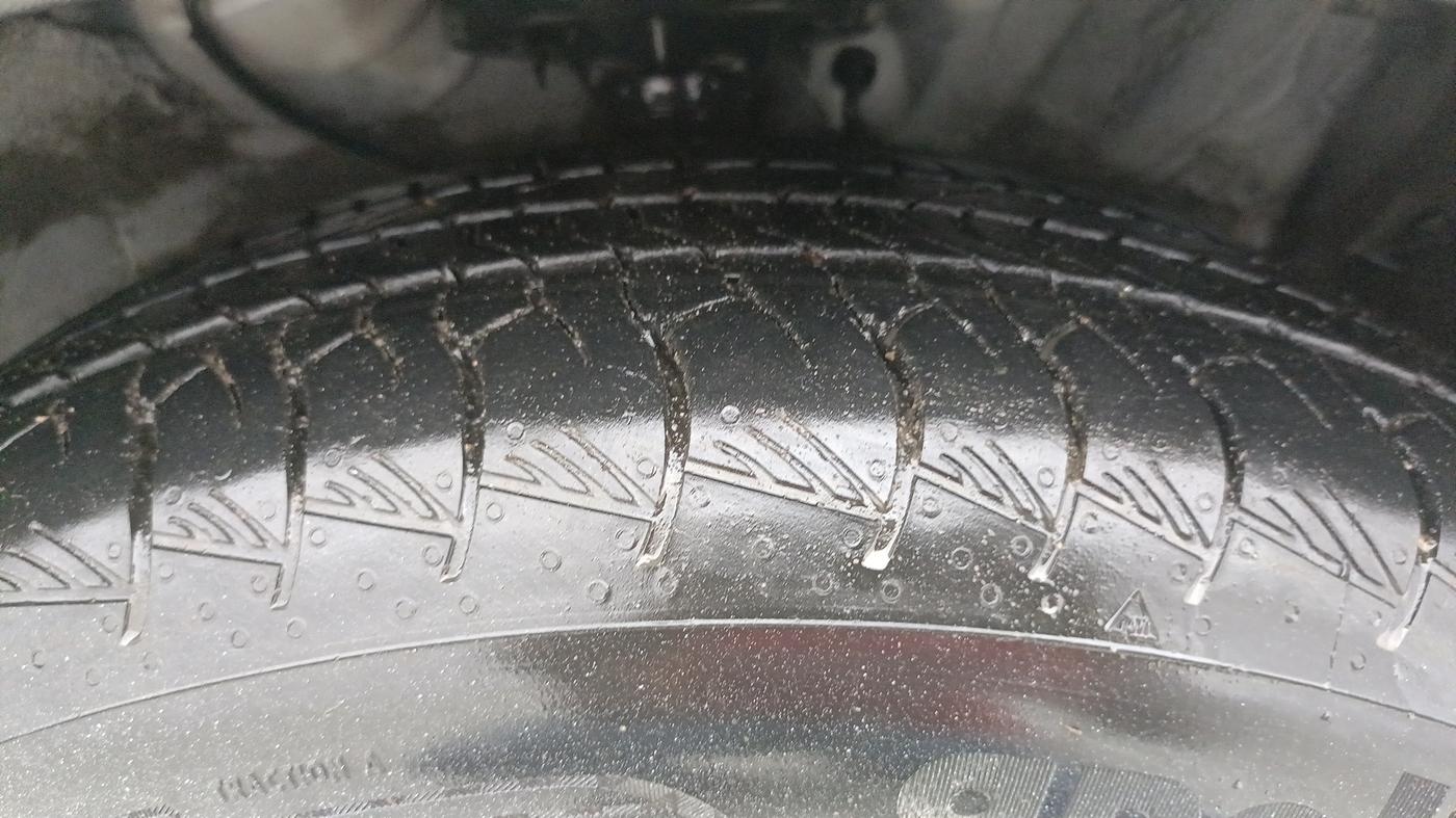 2017 Hyundai Creta SX PLUS AT 1.6 PETROL, Petrol, Automatic, 64,367 km, Right Front Tyre Tread