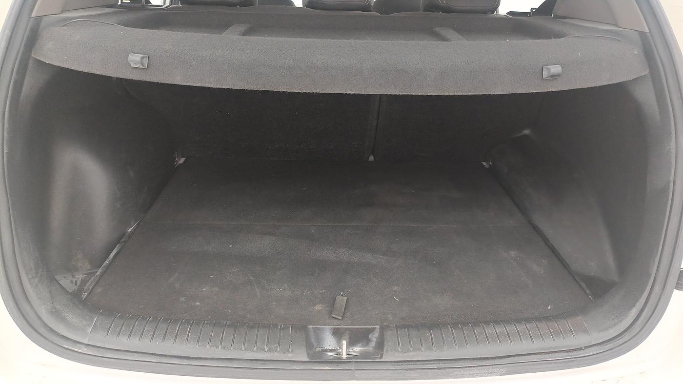 2017 Hyundai Creta SX PLUS AT 1.6 PETROL, Petrol, Automatic, 64,367 km, Boot Inside