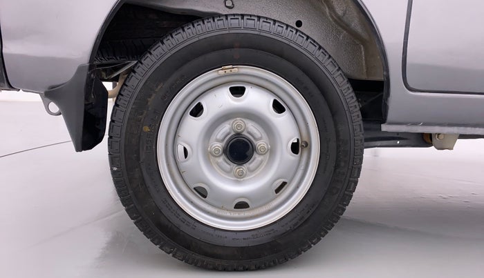 2018 Maruti Eeco 7 STR, Petrol, Manual, 13,542 km, Right Rear Wheel