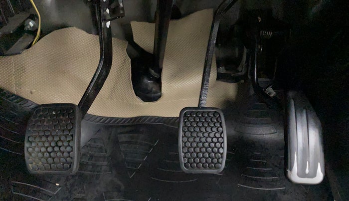 2018 Maruti Eeco 7 STR, Petrol, Manual, 13,542 km, Pedals