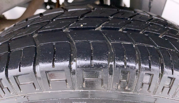 2018 Maruti Eeco 7 STR, Petrol, Manual, 13,542 km, Left Rear Tyre Tread