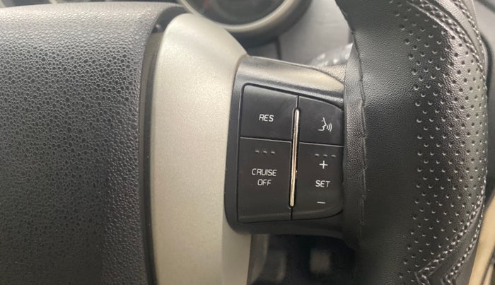 2017 Mahindra XUV500 W6 AT, Diesel, Automatic, 95,152 km, Adaptive Cruise Control