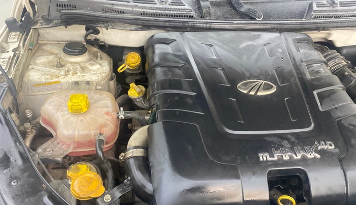 2017 Mahindra XUV500 W6 AT, Diesel, Automatic, 95,152 km, Engine View - Right