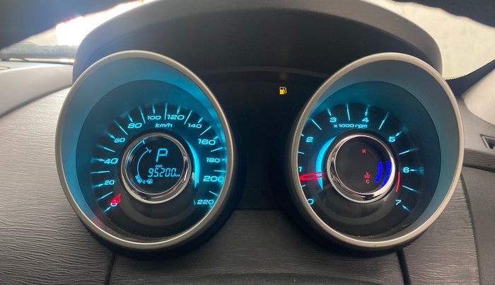 2017 Mahindra XUV500 W6 AT, Diesel, Automatic, 95,152 km, Odometer Image