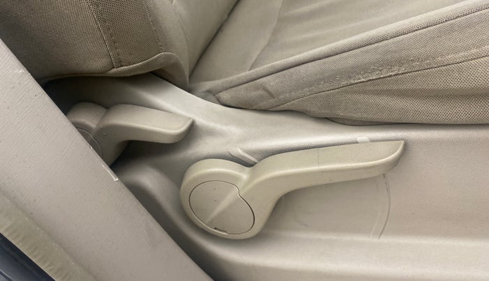 2017 Mahindra XUV500 W6 AT, Diesel, Automatic, 95,152 km, Driver Side Adjustment Panel