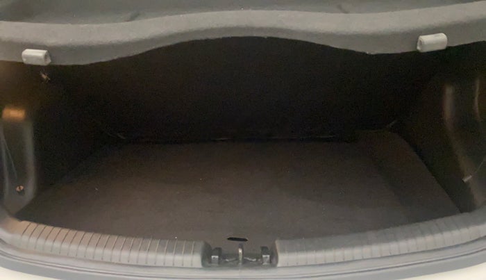 2018 Hyundai Grand i10 ASTA 1.2 KAPPA VTVT, Petrol, Manual, 16,711 km, Boot Inside