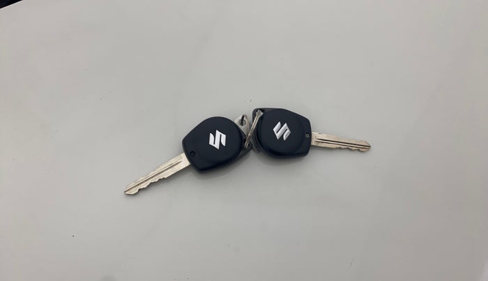 2021 Maruti Swift VXI, Petrol, Manual, 35,798 km, Key Close Up