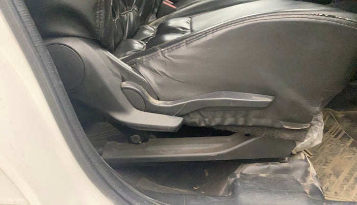 2021 Maruti Swift VXI, Petrol, Manual, 35,798 km, Driver Side Adjustment Panel