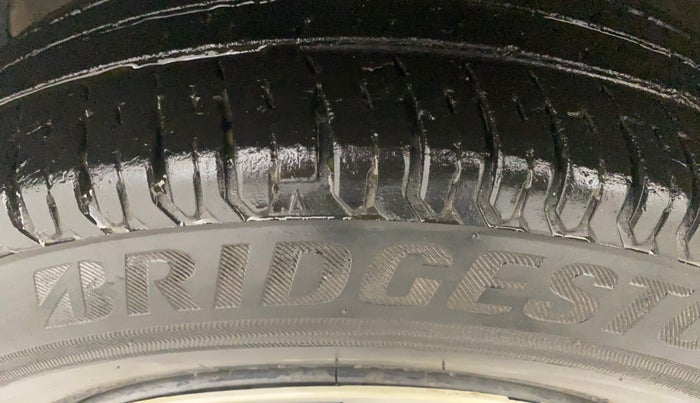 2021 Maruti Swift VXI, Petrol, Manual, 35,798 km, Left Front Tyre Tread