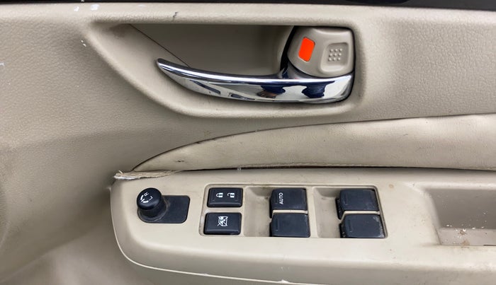 2016 Maruti Ciaz VXI, Petrol, Manual, 31,229 km, Driver Side Door Panels Control