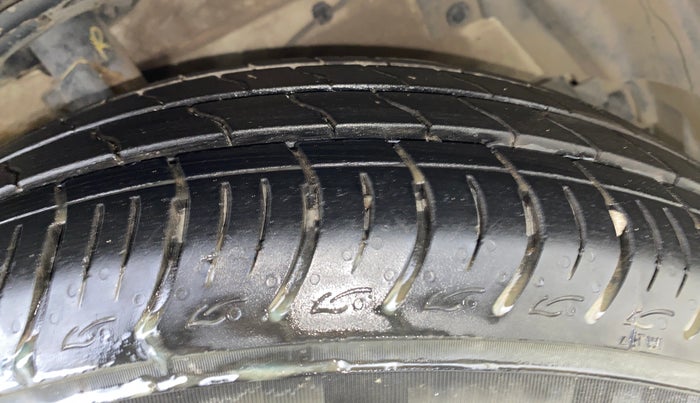 2016 Maruti Ciaz VXI, Petrol, Manual, 31,229 km, Right Front Tyre Tread