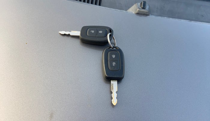 2018 Datsun Redi Go T (O), Petrol, Manual, 61,237 km, Key Close Up