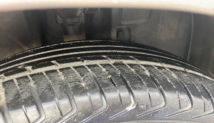 2018 Datsun Redi Go T (O), Petrol, Manual, 61,237 km, Right Front Tyre Tread