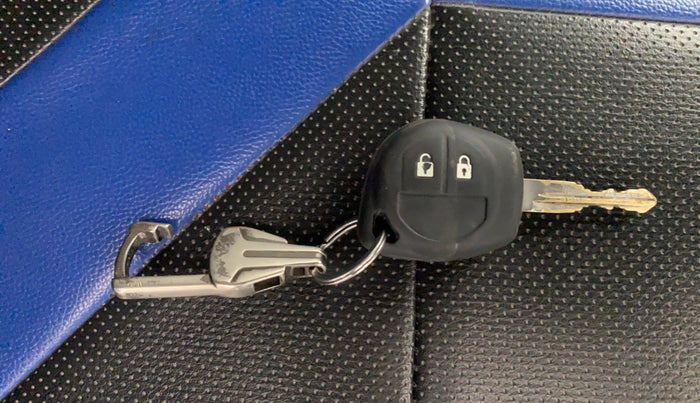 2013 Maruti Swift VXI, Petrol, Manual, 1,01,473 km, Key Close Up