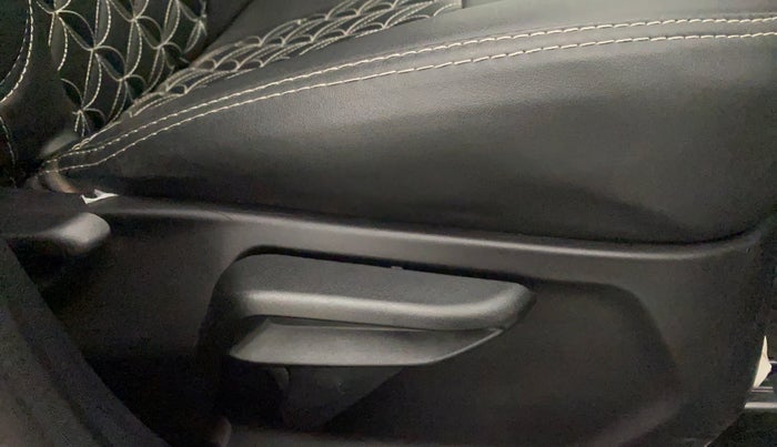 2022 Tata Tiago XZA PLUS PETROL, Petrol, Automatic, 4,423 km, Driver Side Adjustment Panel