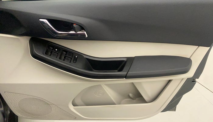 2022 Tata Tiago XZA PLUS PETROL, Petrol, Automatic, 4,423 km, Driver Side Door Panels Control