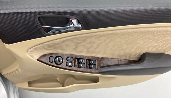 2014 Hyundai Verna FLUIDIC 1.4 CRDI CX, Diesel, Manual, 75,901 km, Driver Side Door Panels Control