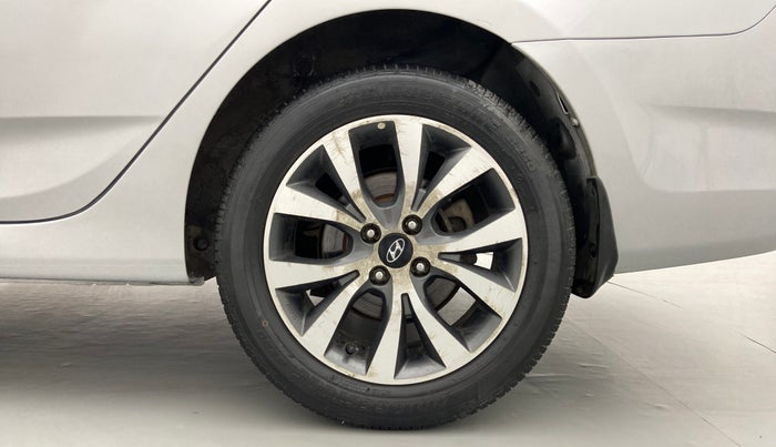 2014 Hyundai Verna FLUIDIC 1.4 CRDI CX, Diesel, Manual, 75,901 km, Left Rear Wheel