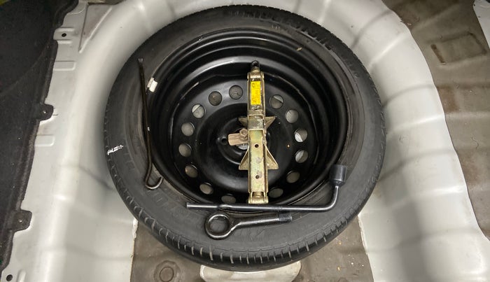 2014 Hyundai Verna FLUIDIC 1.4 CRDI CX, Diesel, Manual, 75,901 km, Spare Tyre