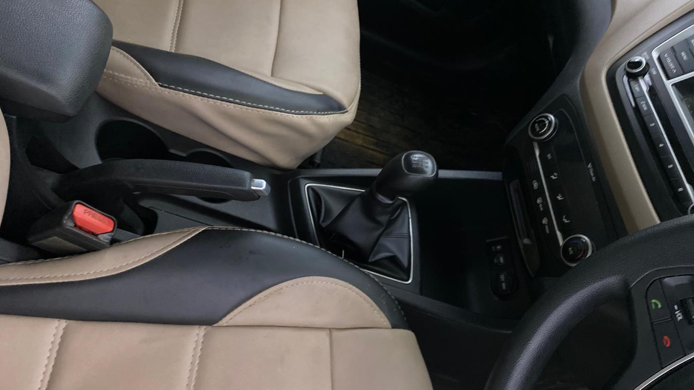 2016 Hyundai Elite i20 SPORTZ 1.2, Petrol, Manual, 75,767 km, Gear Lever
