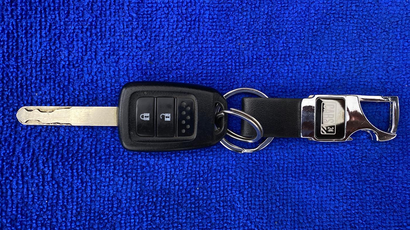 2018 Honda WR-V 1.2 i-VTEC VX MT, Petrol, Manual, 58,298 km, Key Close Up