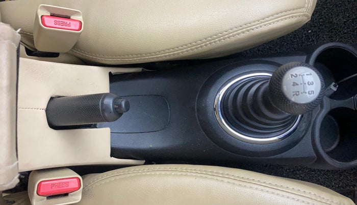 2015 Honda Amaze 1.2L I-VTEC SX, Petrol, Manual, 1,39,312 km, Gear Lever