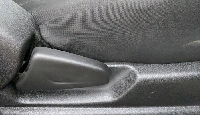 2022 Renault Kwid RXT 1.0, Petrol, Manual, 4,316 km, Driver Side Adjustment Panel
