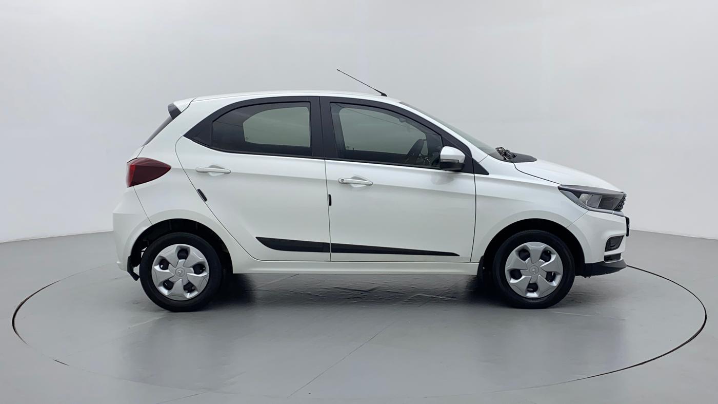 2020 Tata Tiago XT 1.2 REVOTRON, Petrol, Manual, 16,046 km, Right Side