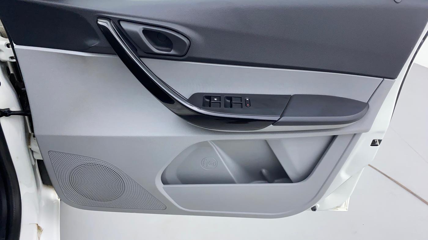 2020 Tata Tiago XT 1.2 REVOTRON, Petrol, Manual, 16,046 km, Driver Side Door Panels Control