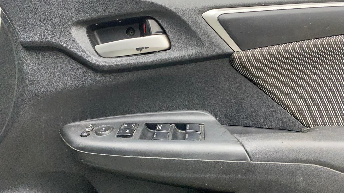 2018 Honda WR-V 1.2L I-VTEC VX MT, CNG, Manual, 1,03,667 km, Driver Side Door Panels Control