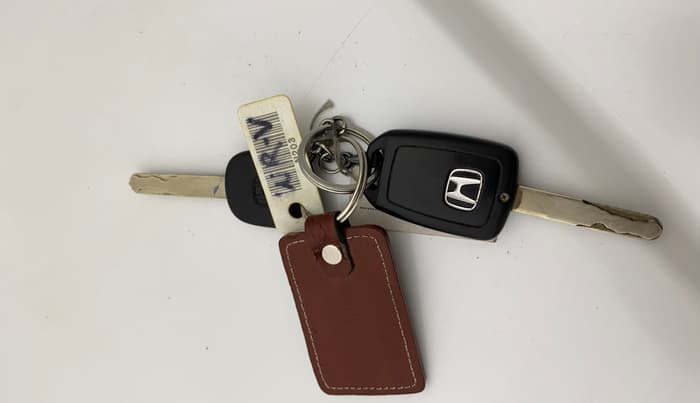2018 Honda WR-V 1.2L I-VTEC VX MT, CNG, Manual, 1,03,667 km, Key Close Up