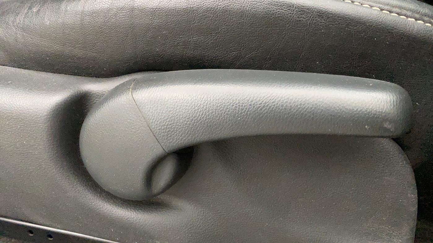 2018 Honda WR-V 1.2L I-VTEC VX MT, CNG, Manual, 1,03,667 km, Driver Side Adjustment Panel